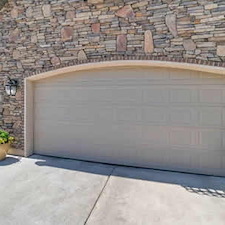 Maximum R-Value: Choosing the Right Garage Door Insulation for Longmont’s Climate Extremes